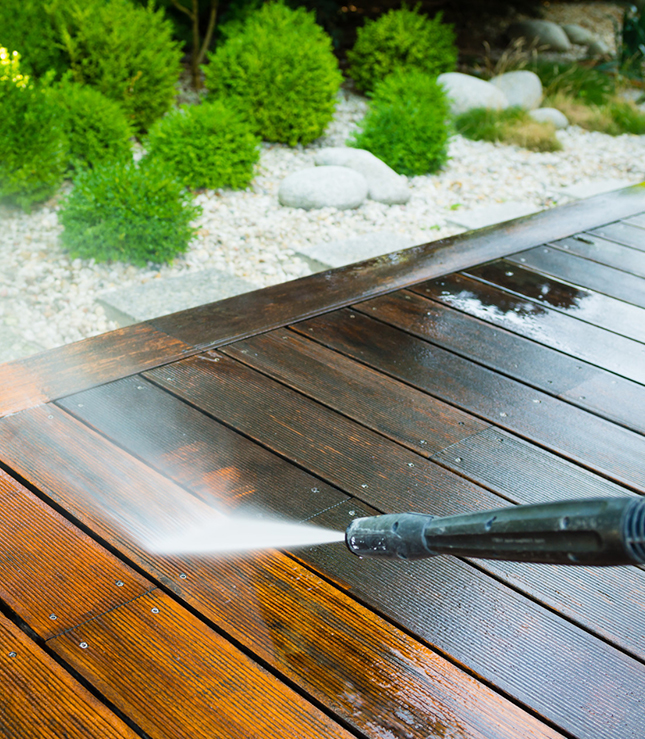 Cleaning wood with Pressure wash