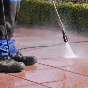 Pressure washing service in Toronto