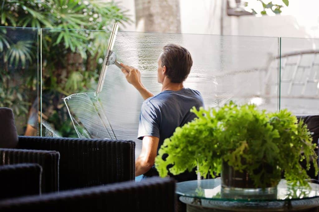 Window cleaning in Toronto