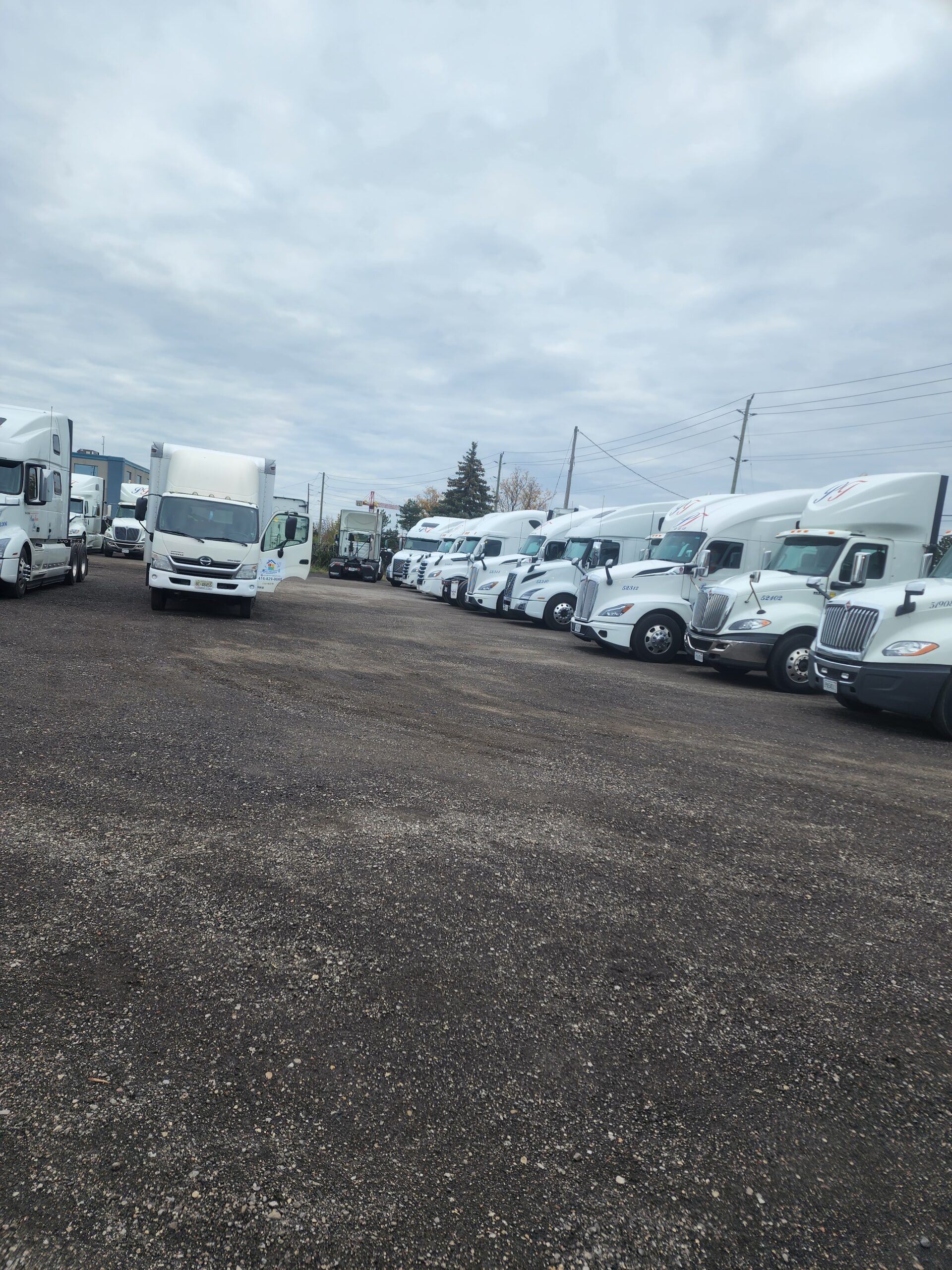 Professional truck fleet washing service in North York