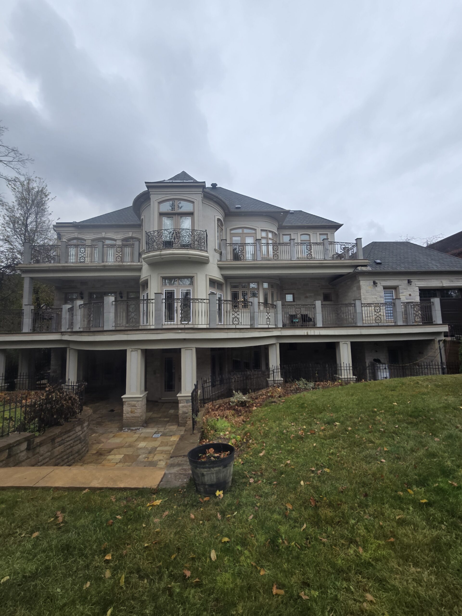 Professional house washing in North York